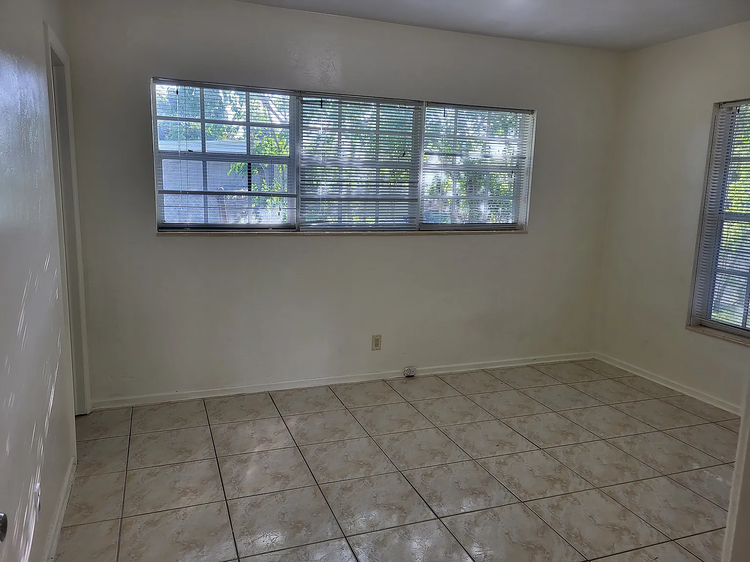 3 bed, 1743 sqft, $3,300 — Photo 4
