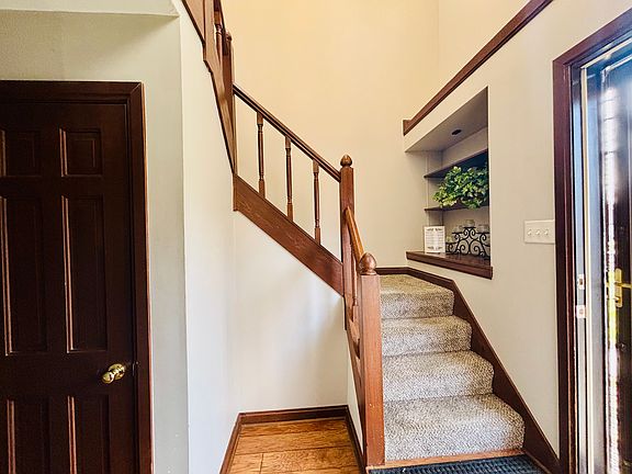 4th image of 9746 Revere Way