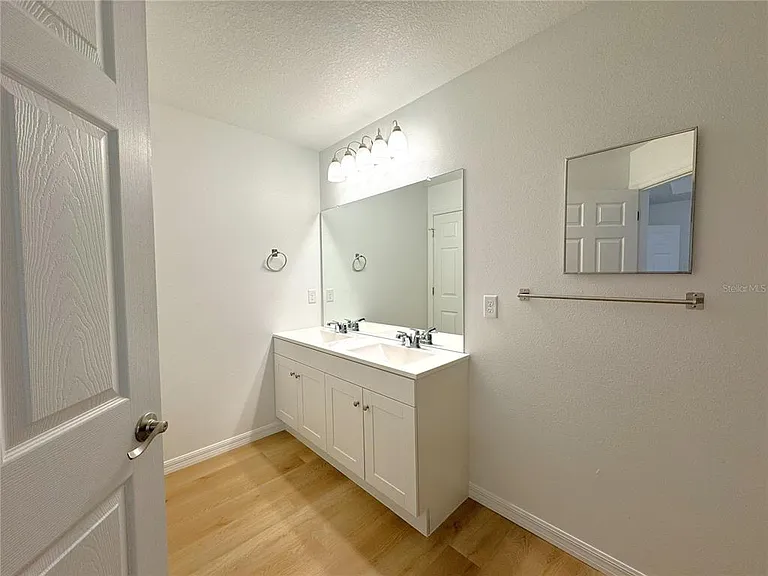 1017 Carnegie Dr — Photo 18