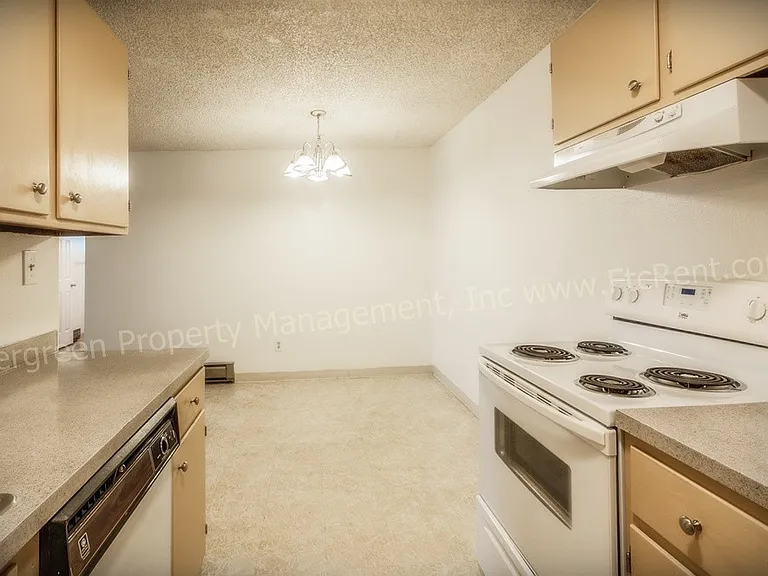2034-2036 W Plum St — Photo 26