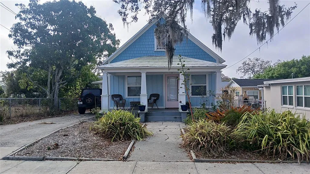 2 bed, 1.0 bath, 629 sqft, $1,350 — Photo 1