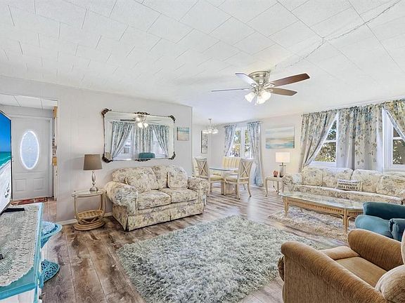 3rd image of 1003 44TH AVENUE DRIVE E