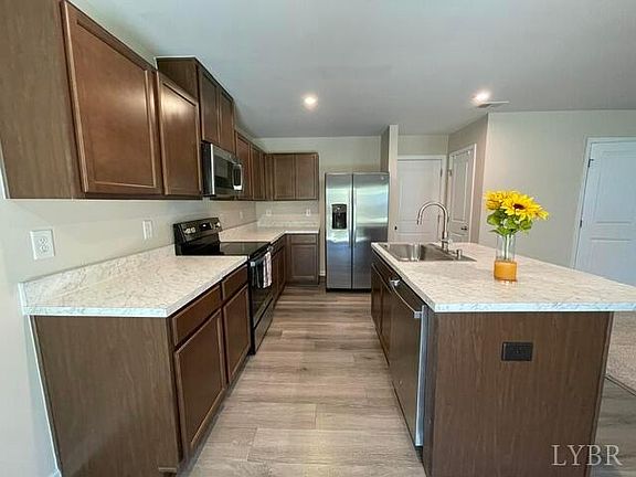 4th image of 158 Robinia Rd