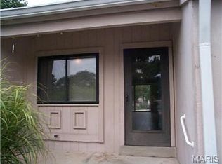 111 Harbor View Dr, Lake Saint Louis, MO 63367
