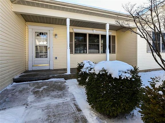 3rd image of 35 Alice Cir