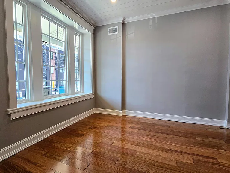 4121 Tower St — Photo 4