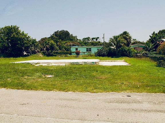 2nd image of 8480 SE Citrus Way