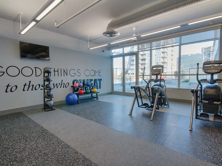 125 E 14th St #XXXX — Photo 20