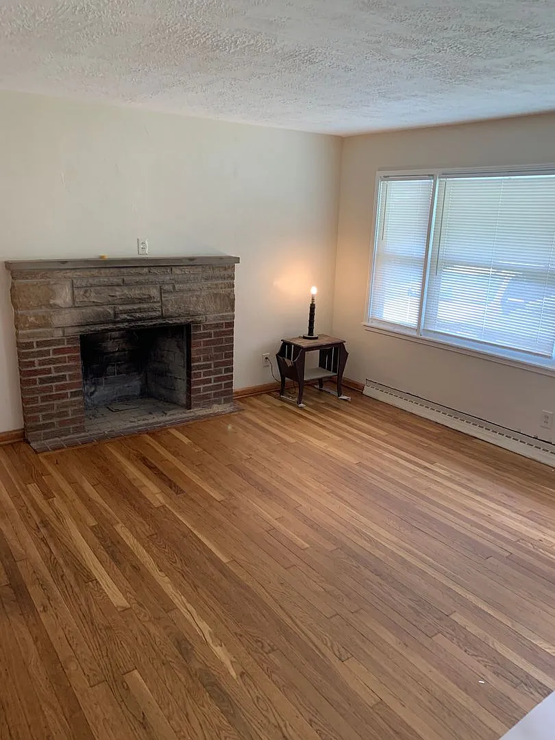 244 E Tuscarawas Ave photo 1