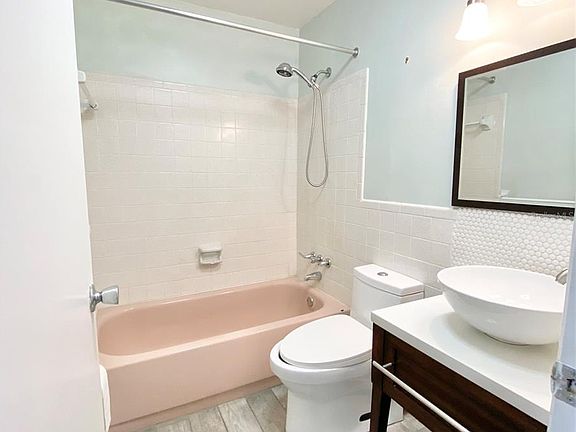 2nd image of 2353 Shelley St APT 20