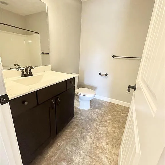 805 Bluff Ridge Ln — Photo 10