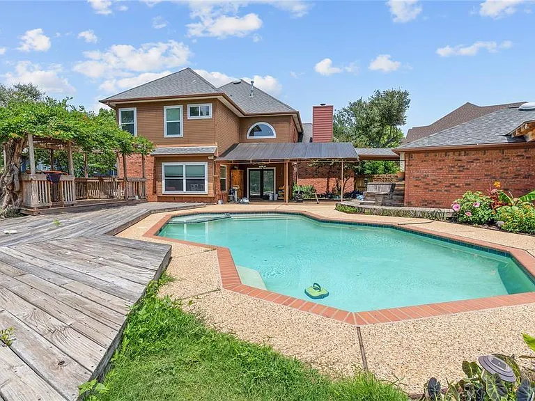 2136 Brownstone Ct — Photo 3