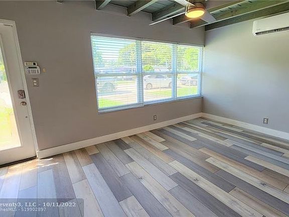 2nd image of 325 SW 21st St