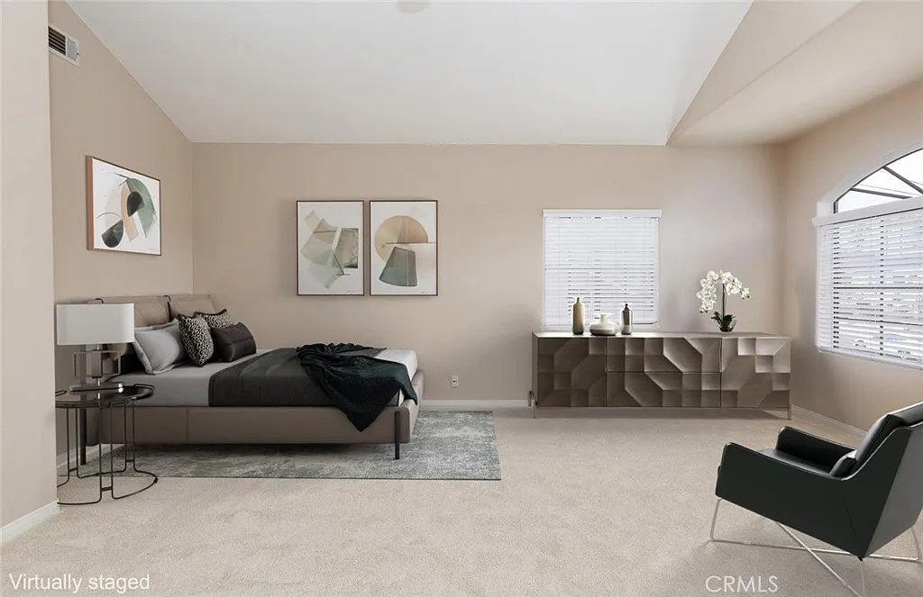3 bed, 2295 sqft, $4,600 — Photo 4