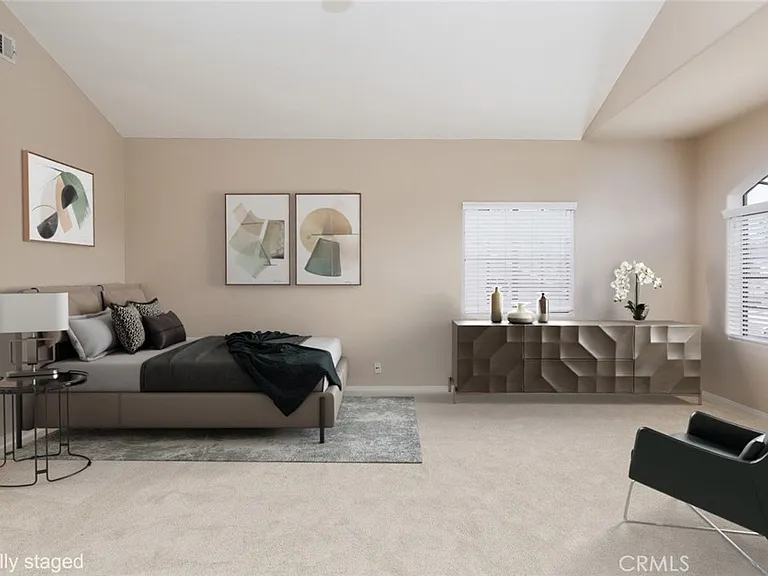 1403 W Santa Cruz St — Photo 4