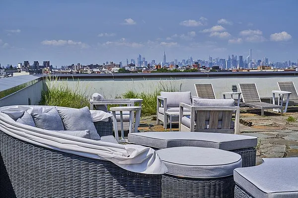 Rented by Compass | media 48