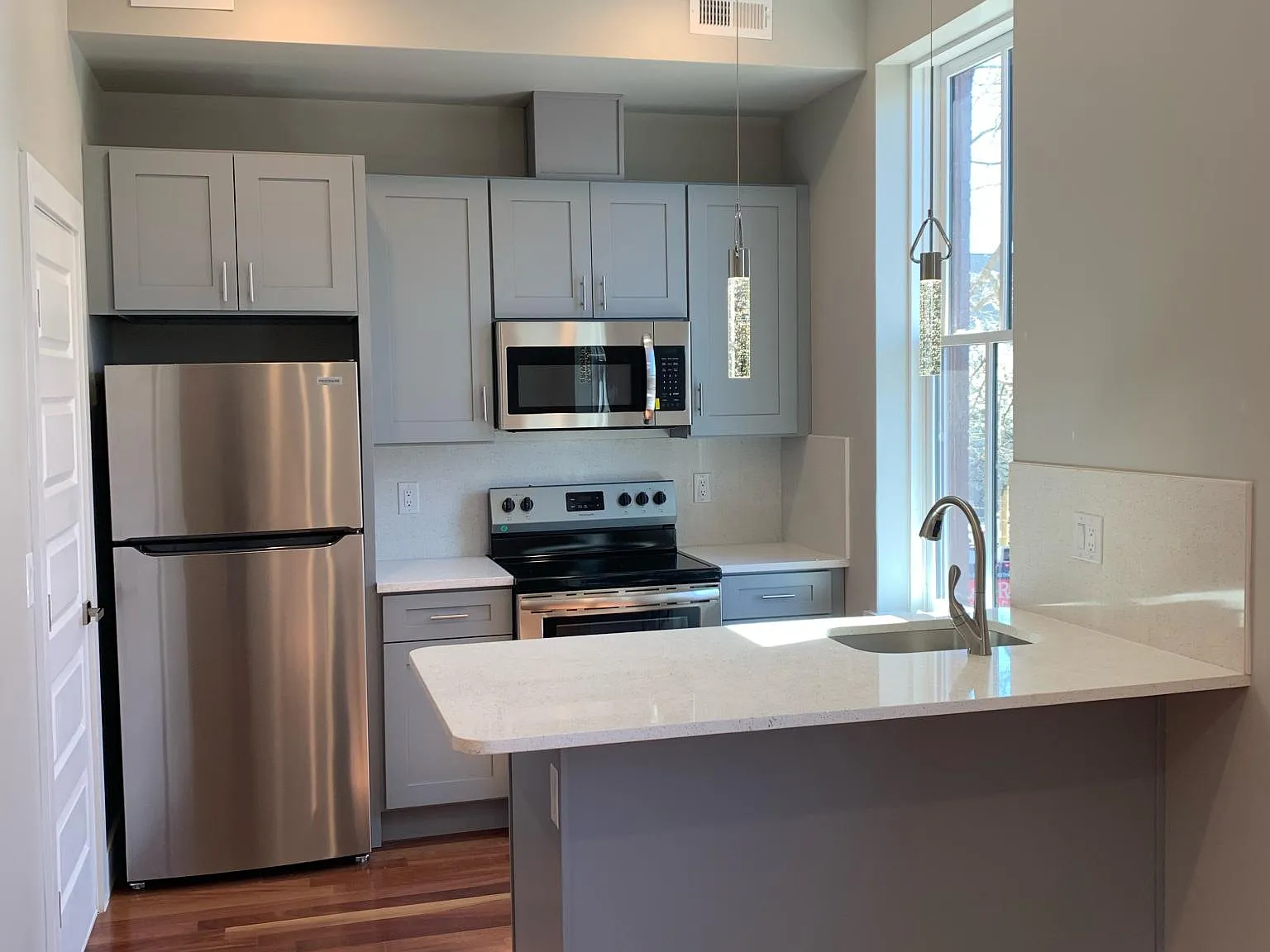 1613 W Girard Ave — Photo 4