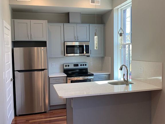 4th image of 1613 W Girard Ave #2F