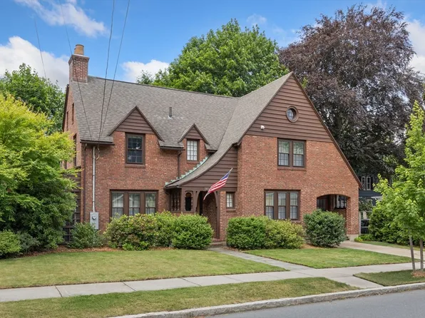 94 Lincoln St, Melrose, MA 02176