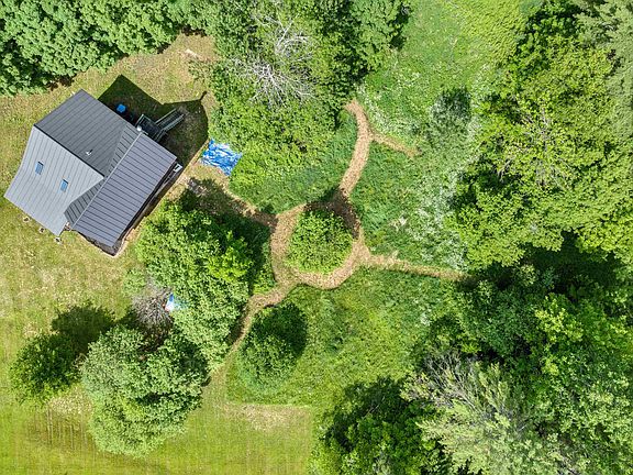 3rd image of 302 Brook Road