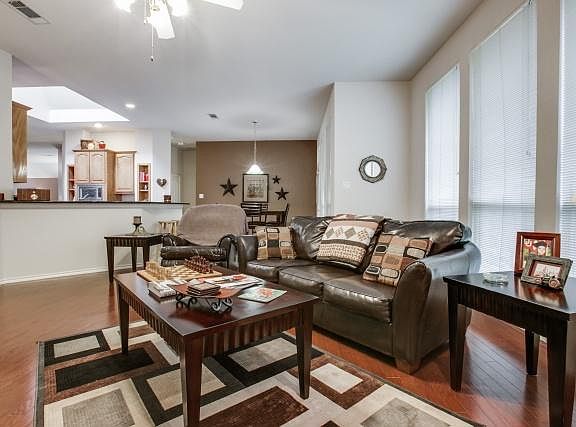 5th image of 7832 Blossom Dr