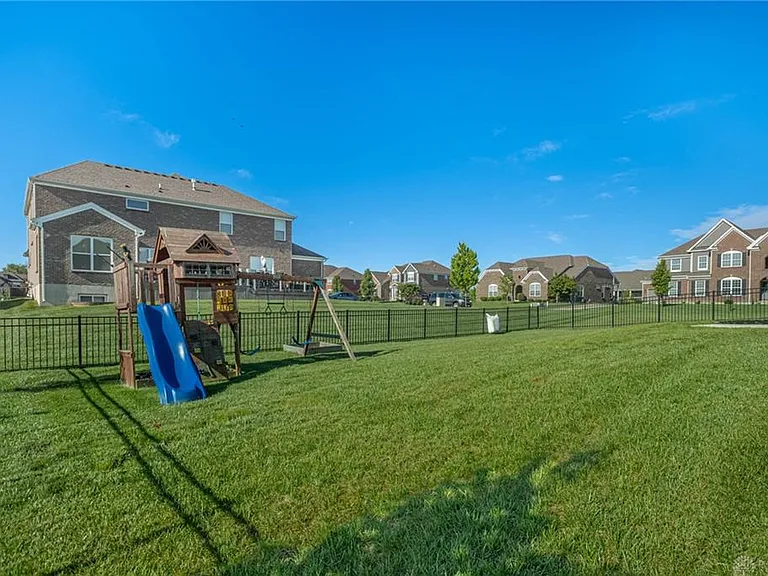 9501 Flatrock Dr — Photo 47