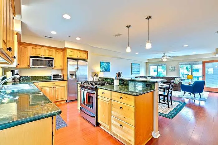 4682 Mission Blvd — Photo 3