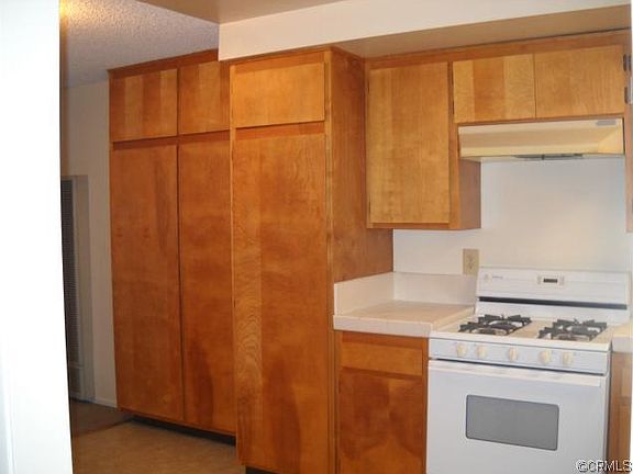 4th image of 48 S Oak Ave APT 5