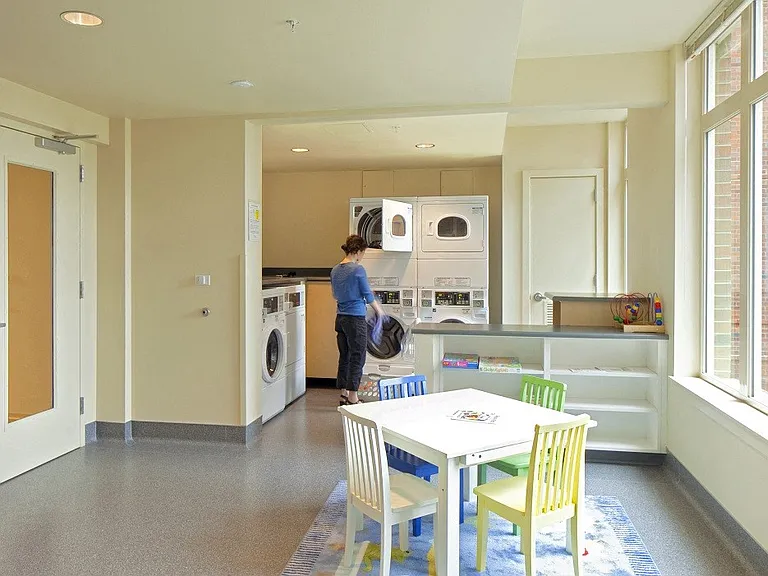 Ramona Apartments — Photo 16