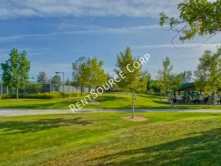 24162 Willowbrooke Ct — Photo 36