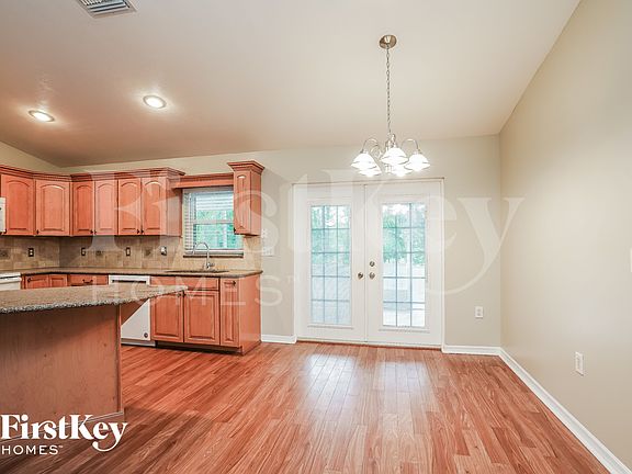 4th image of 711 Bennington Dr