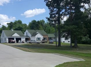 875 NE River Rd, Lake milton, OH 44429