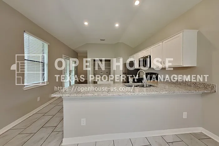 2015 Creston Dr — Photo 5