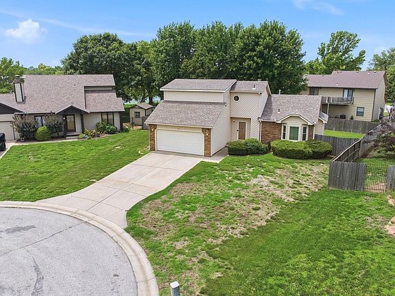 2nd image of 411 N Judith Cir