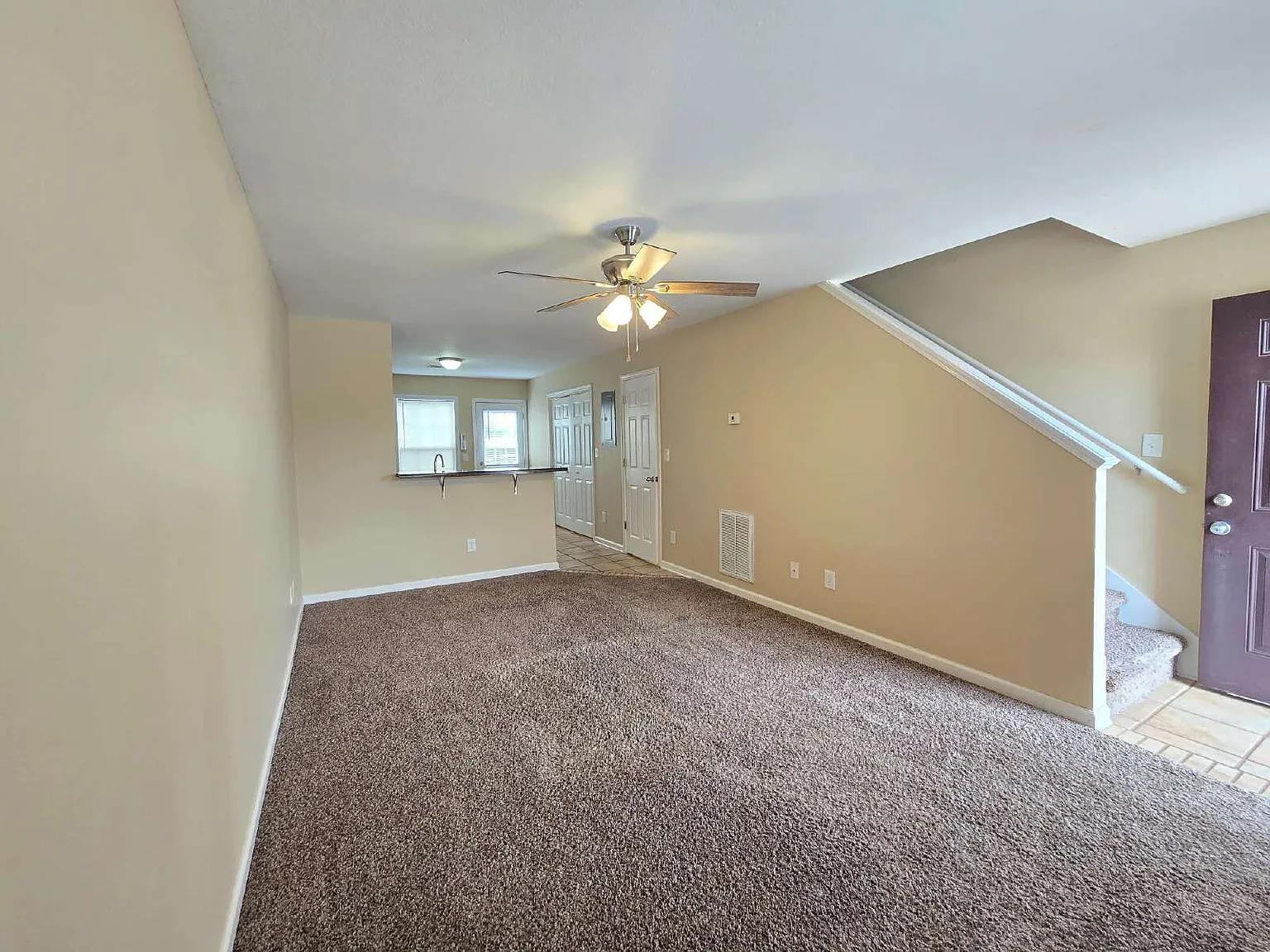 2 bed, 1.5 bath, 950 sqft, $1,025 — Photo 4
