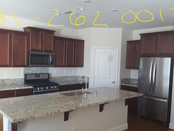 5th image of 860 Valencia Way
