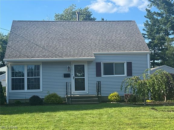 3rd image of 3741 Argonne St