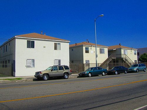 1st image of 825 W 108th St