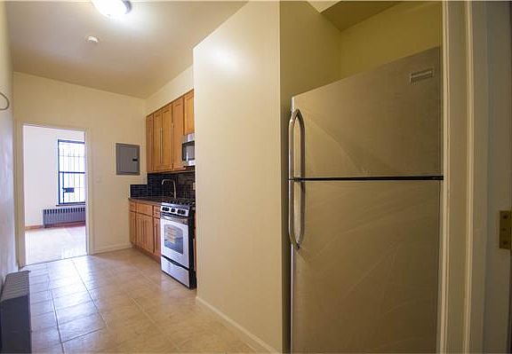 4th image of 1884 Park Ave #1