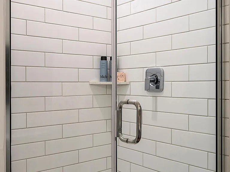 Wayfern Apartments — Photo 6