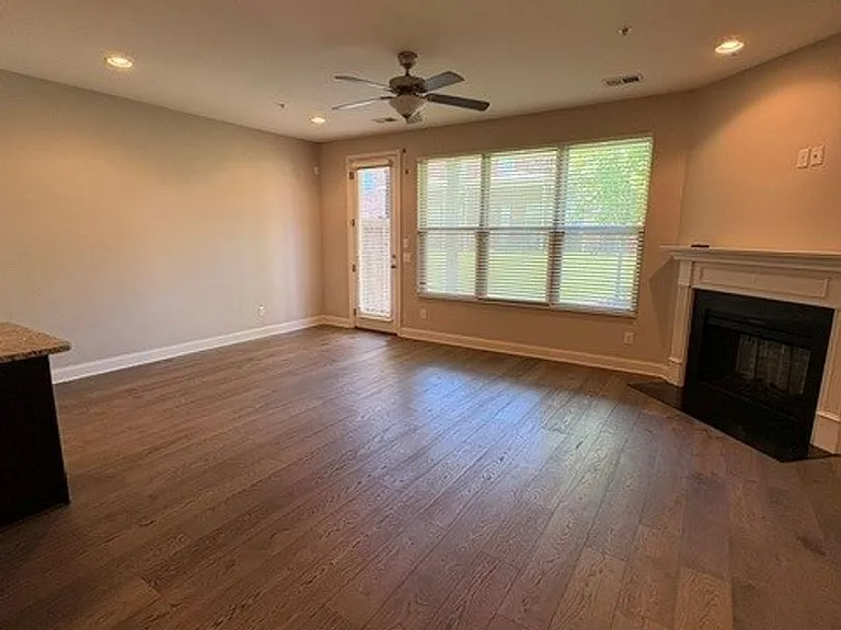 216 Bixby Private Ln — Photo 9