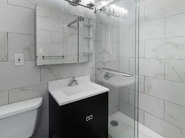 555 Kappock Street image 12 of 19