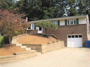 391 Holiday Park Dr, Pittsburgh, PA