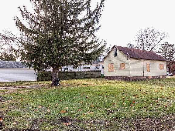 5th image of 15019 Paulina St