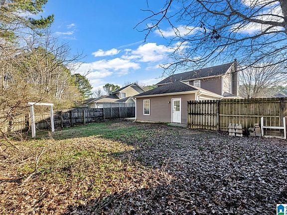 4th image of 112 Brent Way