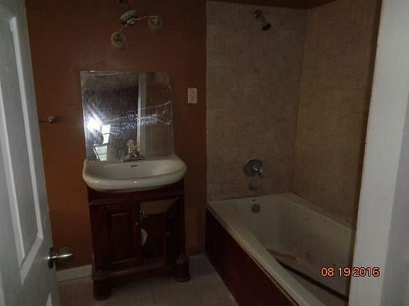 2nd image of 2020 Bartholomew St