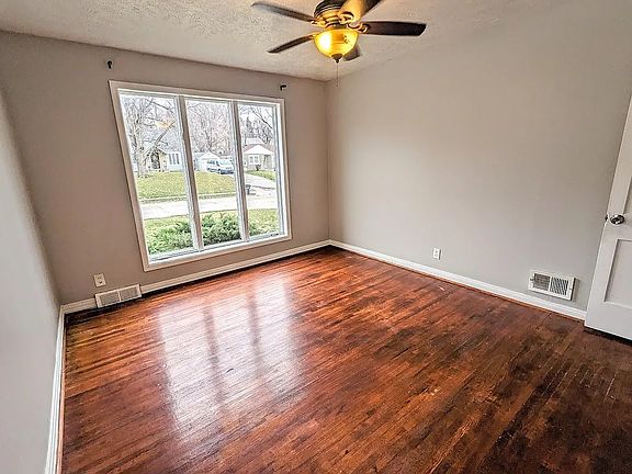 4th image of 3421 Martin Ave