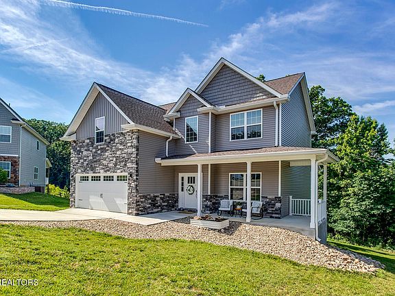 3rd image of 3229 Oakwood Hills Ln