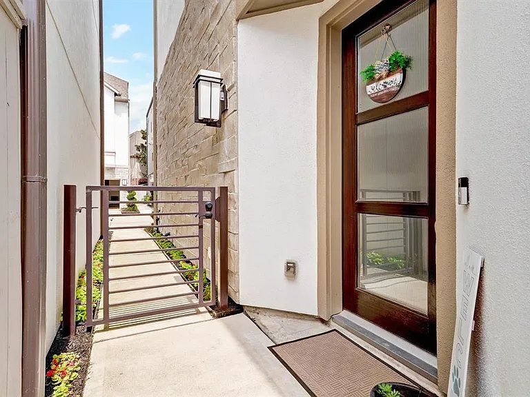 3523 Napavine Ln — Photo 2