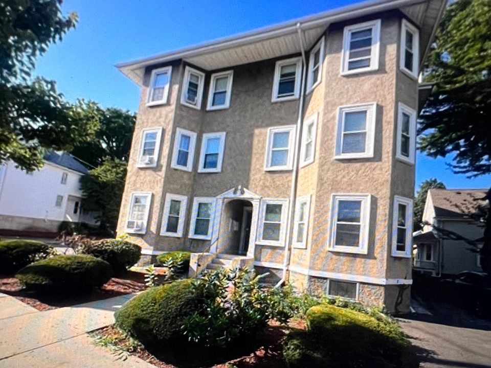 1st image of 229 Belmont St APT 4